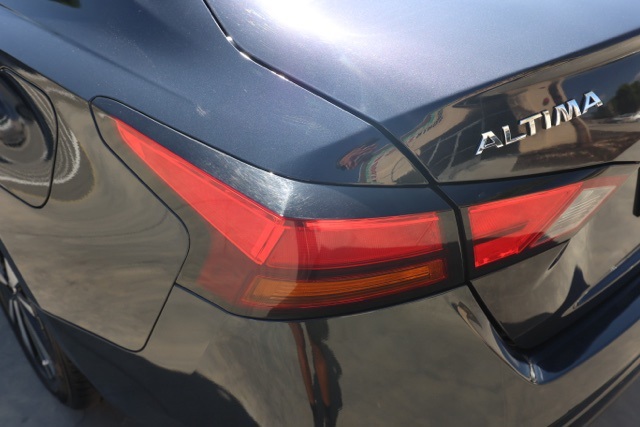 2021 Nissan Altima 2.5 SV photo 6