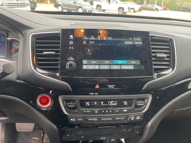 2019 Honda Pilot Touring photo 2