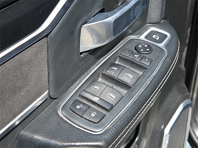 2020 Ram 3500 Laramie photo 13