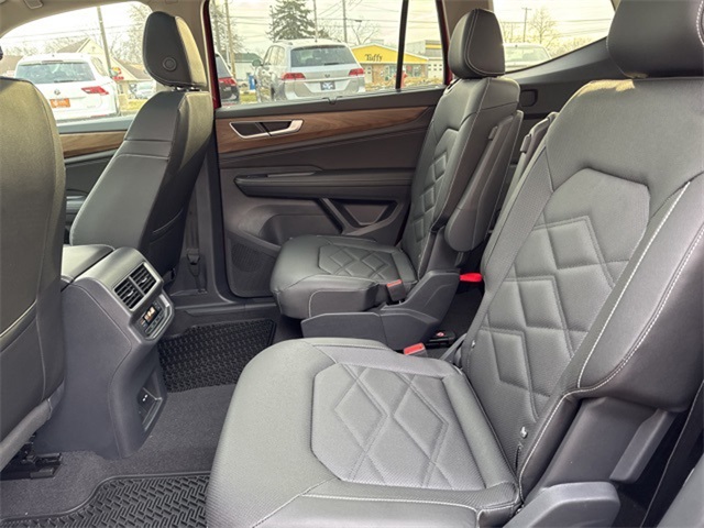 2025 Volkswagen Atlas SE Technology photo 30