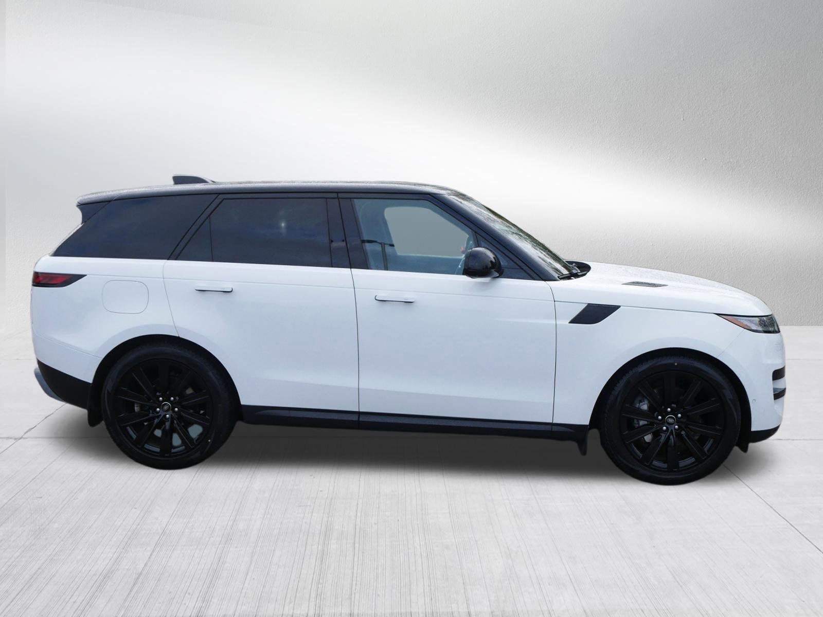 2023 Land Rover Range Rover Sport SE photo 4
