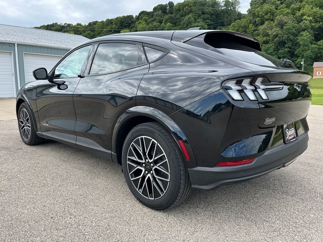2025 Ford Mustang Mach-E Premium photo 8
