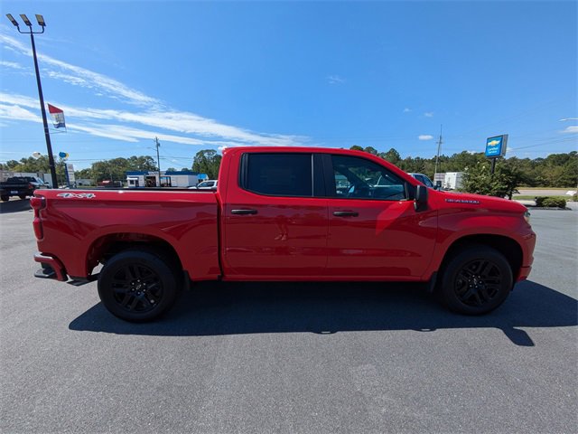 2025 Chevrolet Silverado 1500 Custom photo 3