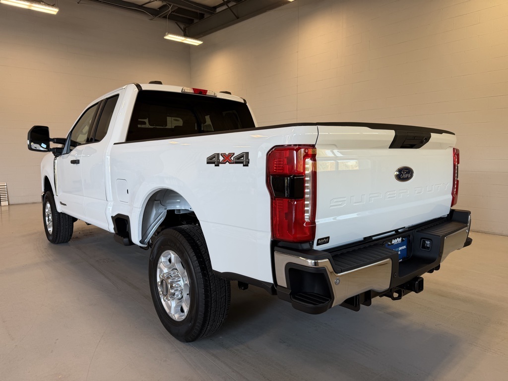 2026 Ford F-250 XLT photo 4