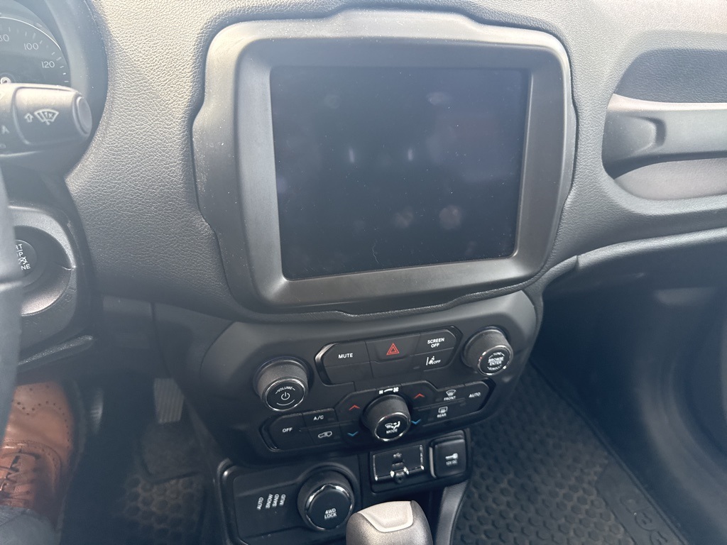 2022 Jeep Renegade Latitude photo 5