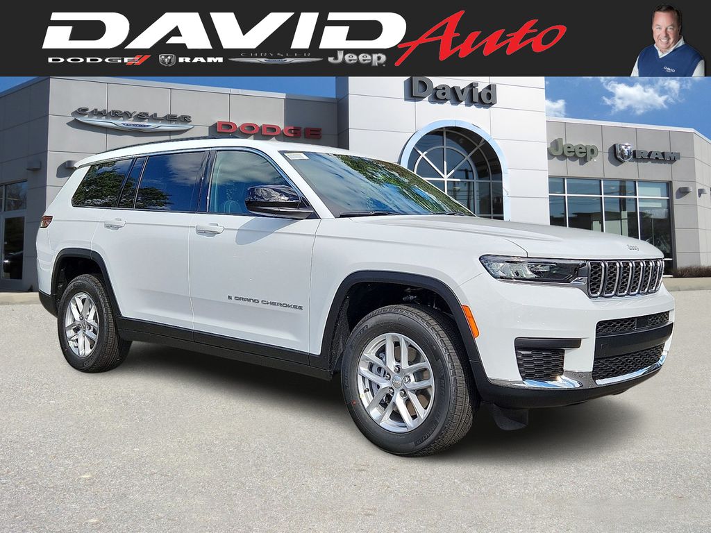2025 Jeep Grand Cherokee L Laredo's photo