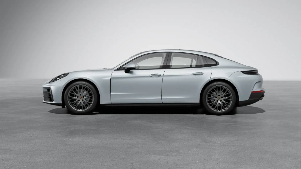 2026 Porsche Panamera 4 photo 2