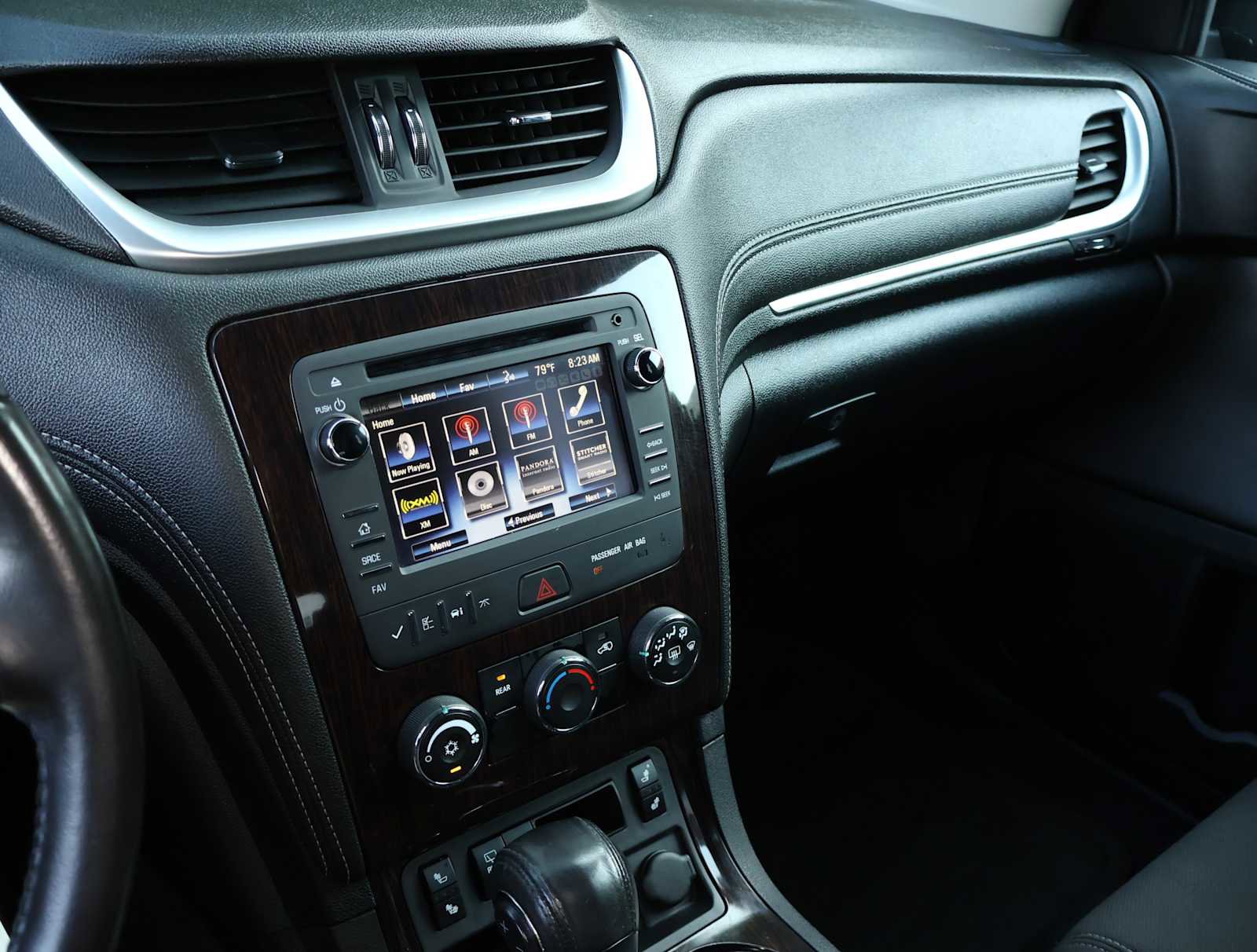 2017 Chevrolet Traverse 1LT photo 14