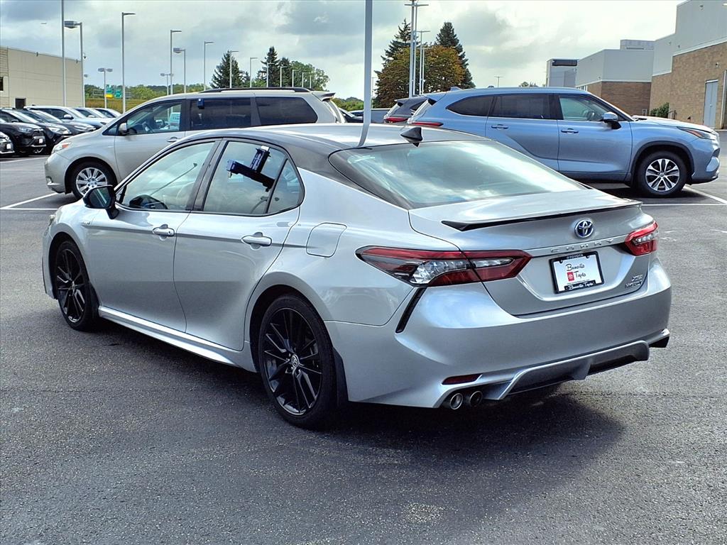 2021 Toyota Camry Hybrid XSE photo 4