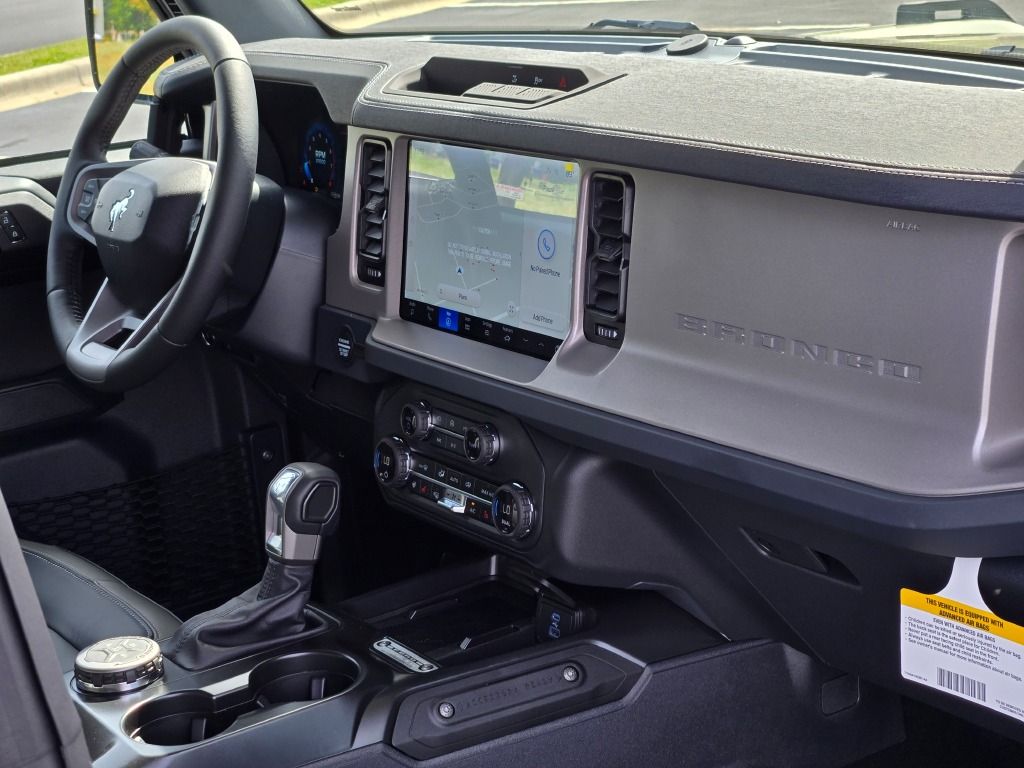 2025 Ford Bronco Outer Banks photo 7