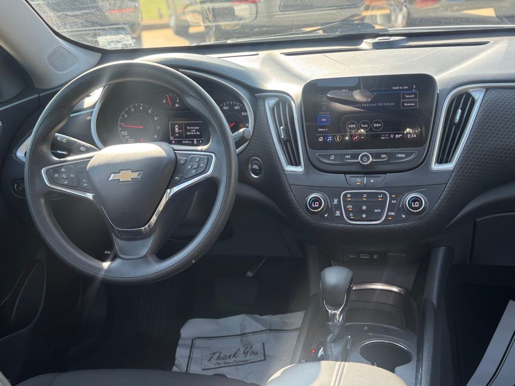 2023 Chevrolet Malibu 1LT photo 14