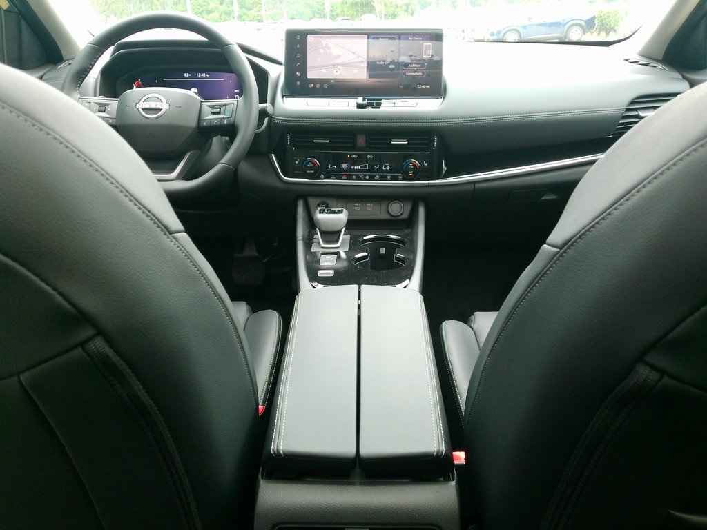 2025 Nissan Rogue SL photo 26