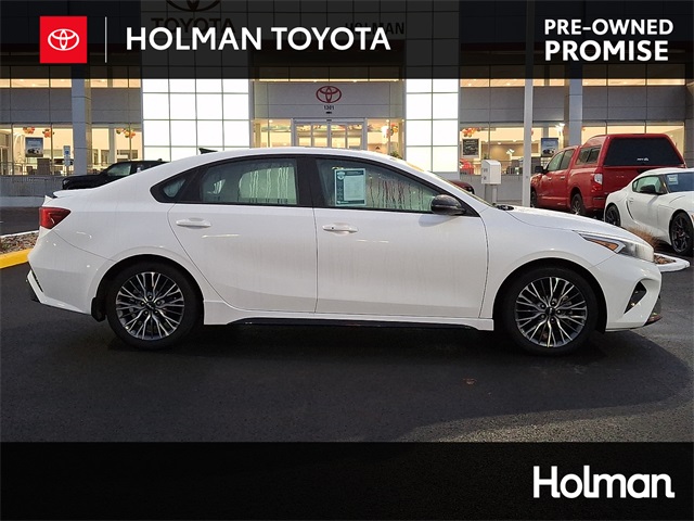 2023 Kia Forte GT-Line's photo