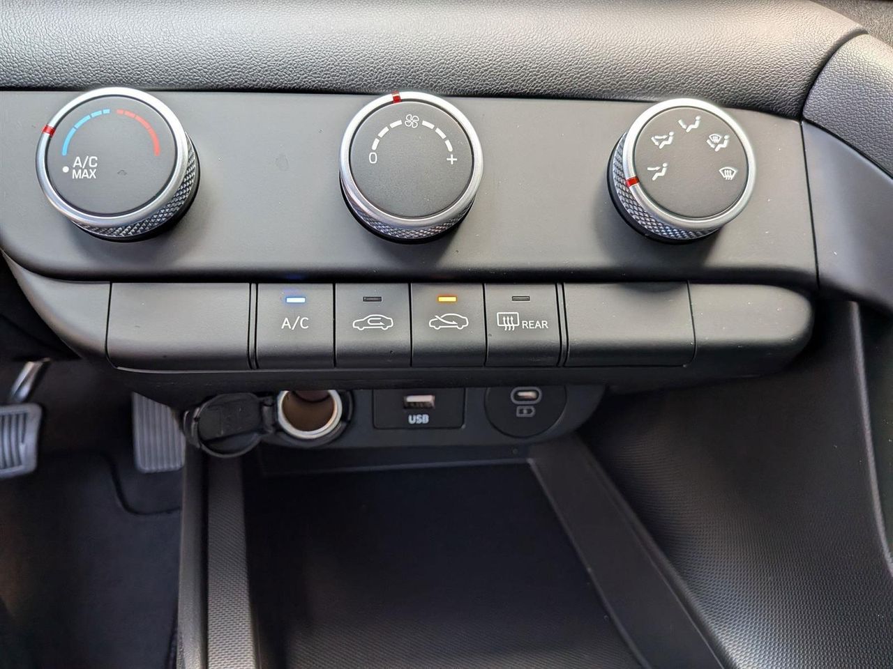 2025 Hyundai Elantra SE photo 20