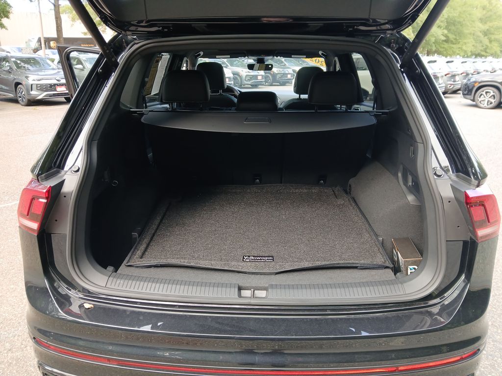 2024 Volkswagen Tiguan SE R-Line Black photo 21