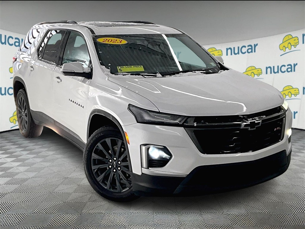 2023 Chevrolet Traverse RS's photo