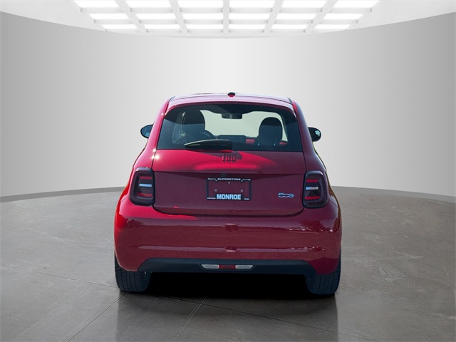 2024 Fiat 500e photo 6
