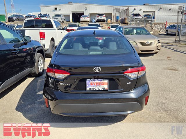 2021 Toyota Corolla LE photo 4