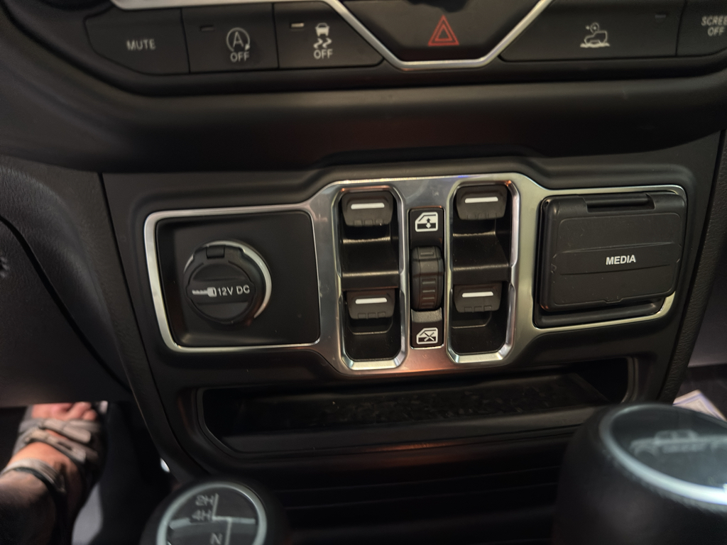 2023 Jeep Gladiator Sport S photo 31
