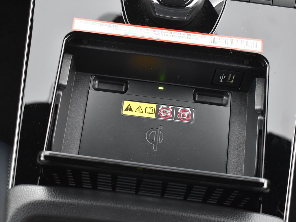 2025 Subaru Solterra Limited photo 17