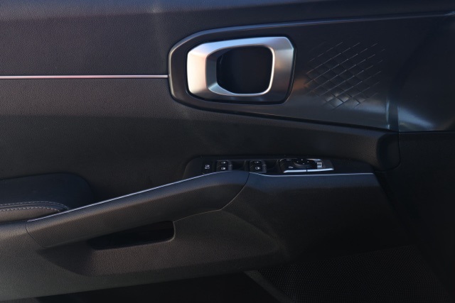 2023 Kia Sorento LX photo 22