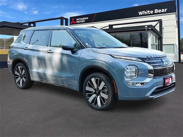 2025 Mitsubishi Outlander SEL's photo
