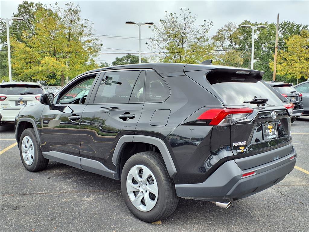 2024 Toyota RAV4 LE photo 5
