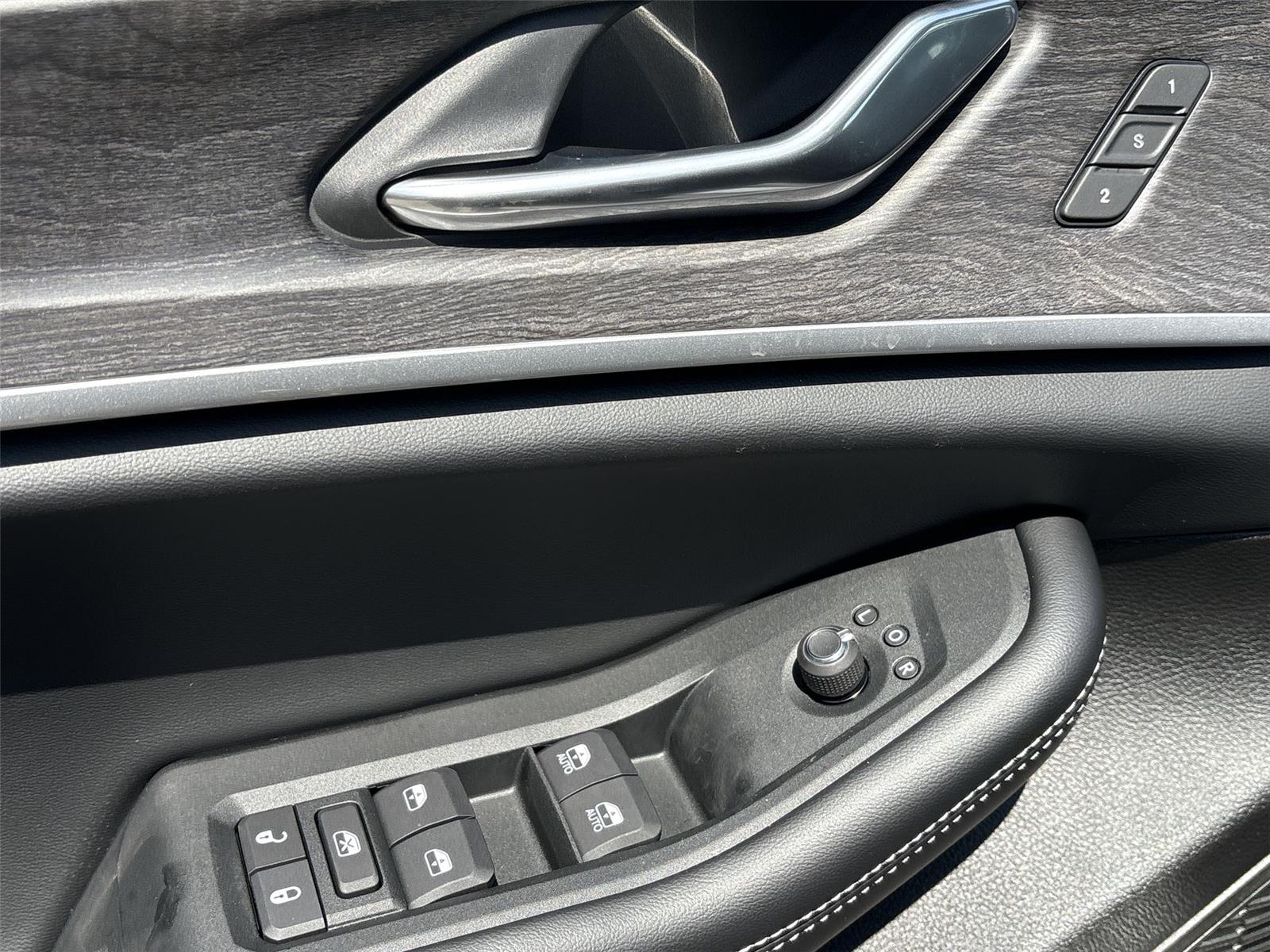 2025 Jeep Grand Cherokee Limited photo 12