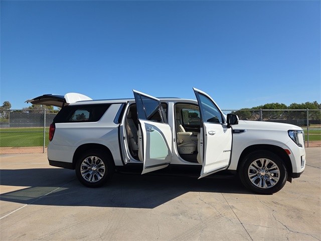 2021 Gmc Yukon XL Denali photo 2