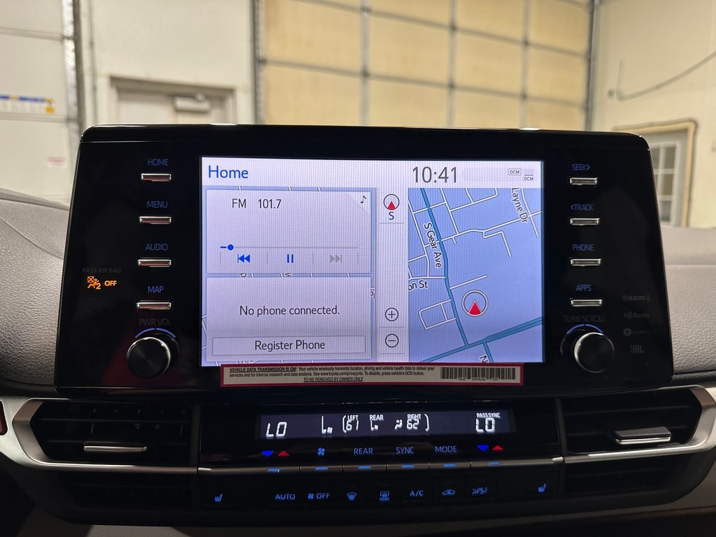 2024 Toyota Sienna XLE photo 19
