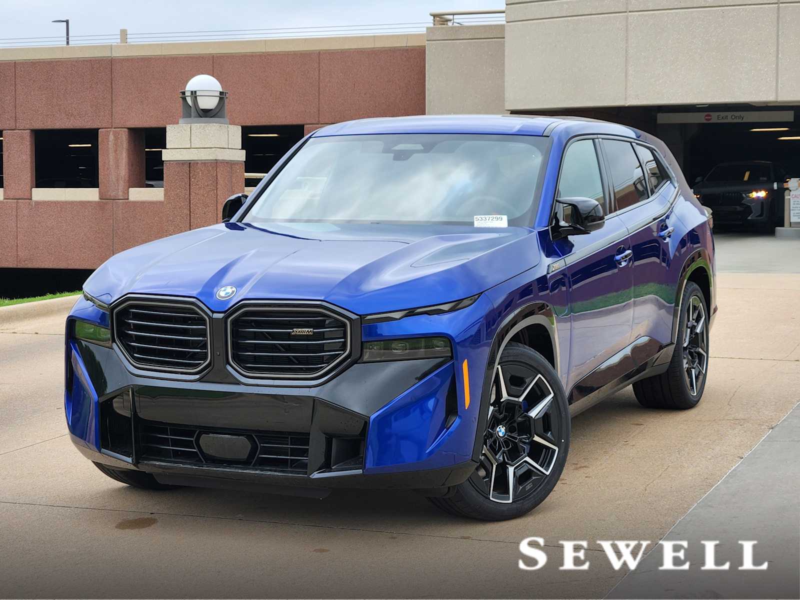 2025 BMW XM