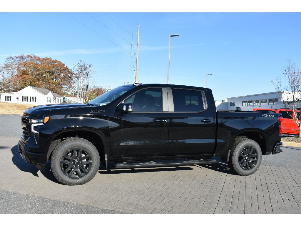 2025 Chevrolet Silverado 1500 RST photo 3
