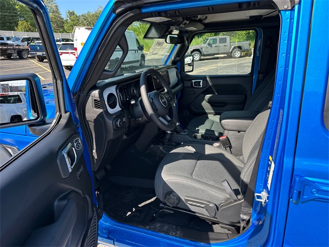 2025 Jeep Wrangler Sport S photo 29