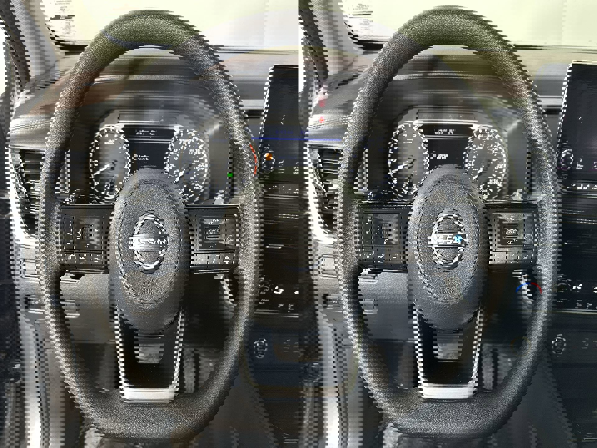 2022 Nissan Rogue SV photo 12