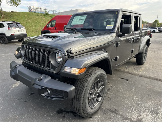 2025 Jeep Gladiator Sport S photo 2