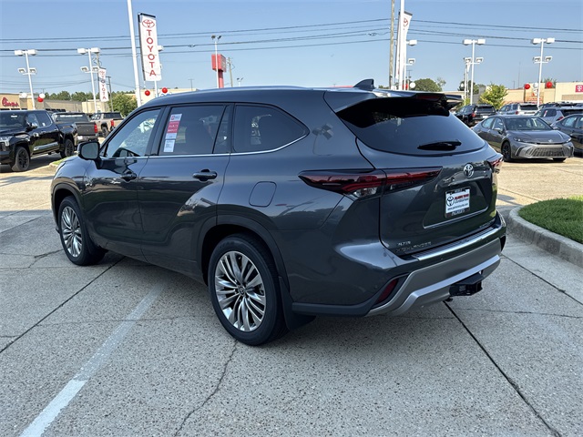 2025 Toyota Highlander Platinum photo 4
