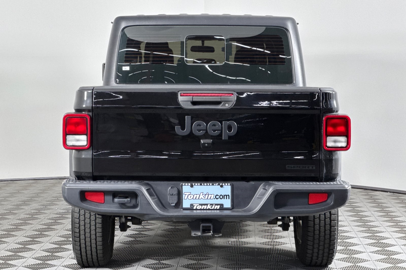 2020 Jeep Gladiator Sport photo 5