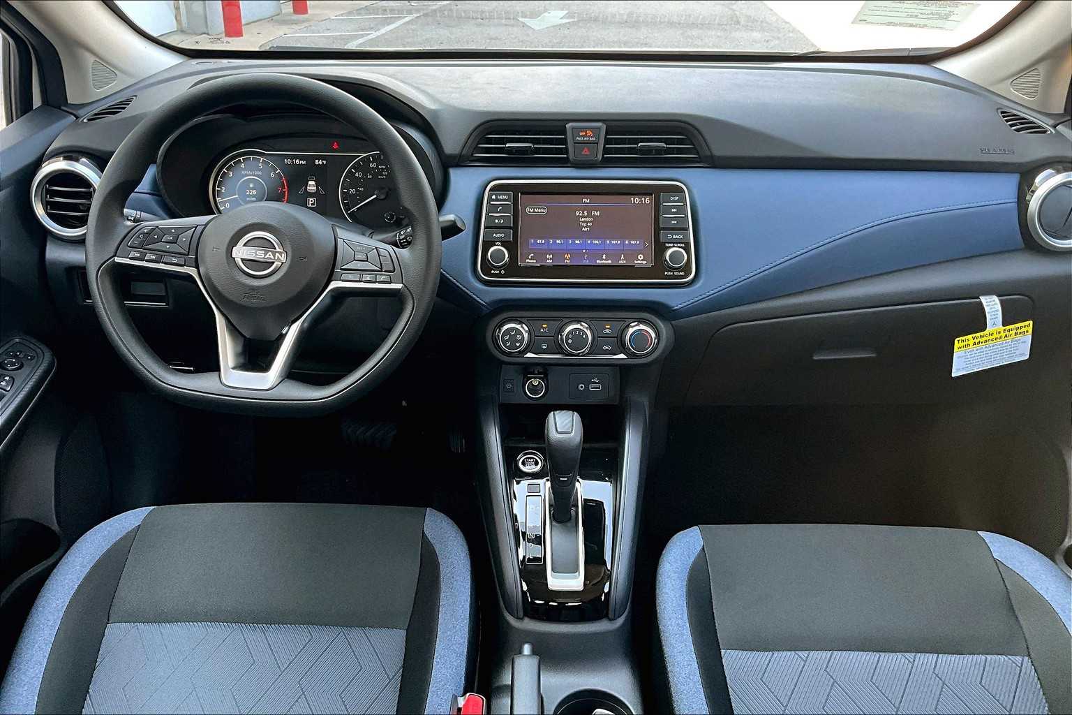 2025 Nissan Versa SV photo 5