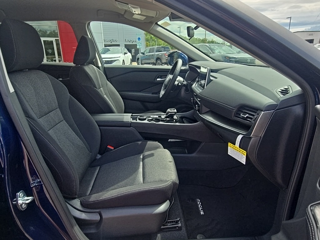 2026 Nissan Rogue SV photo 24