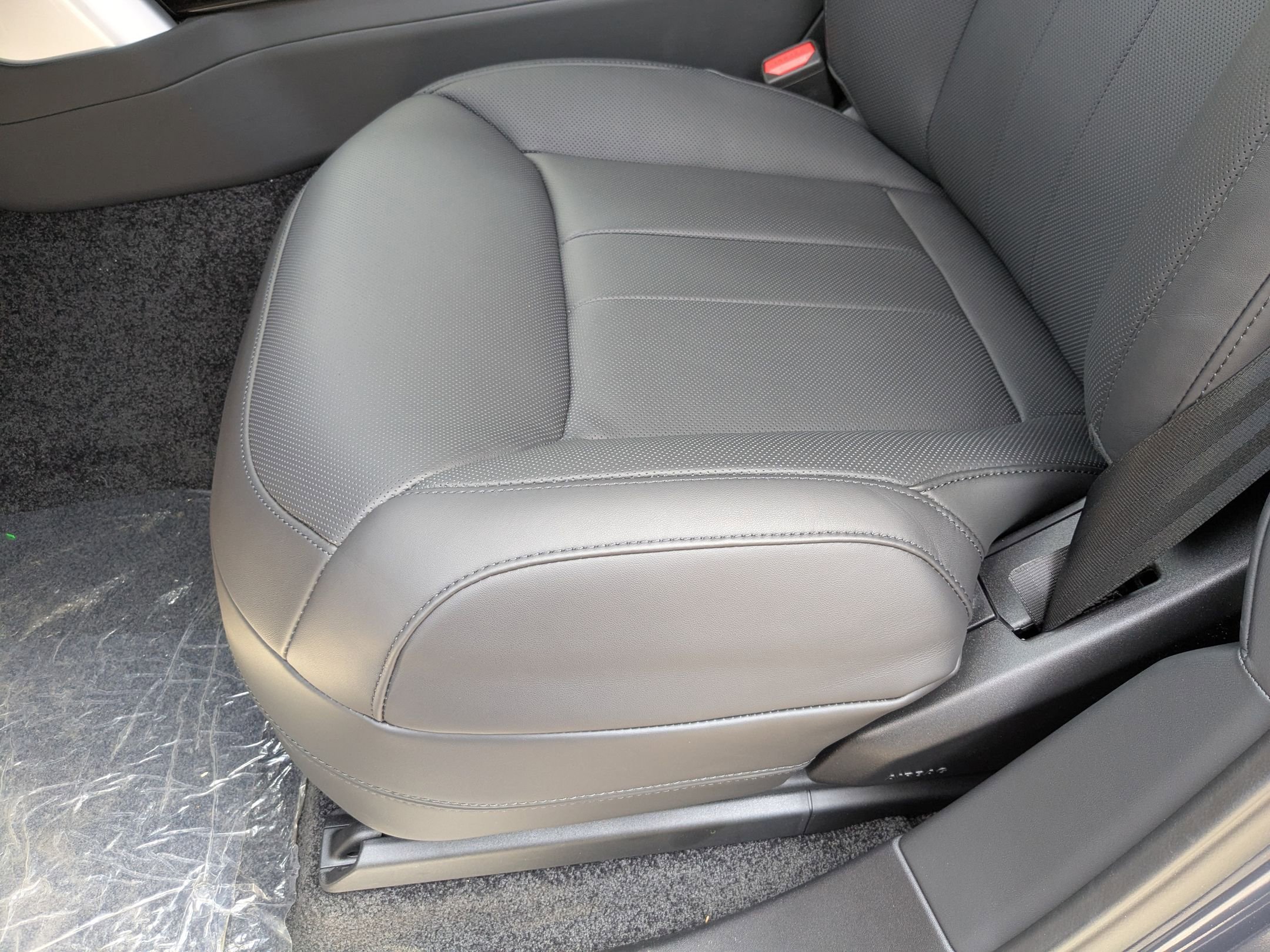 2025 Land Rover Range Rover SE photo 4