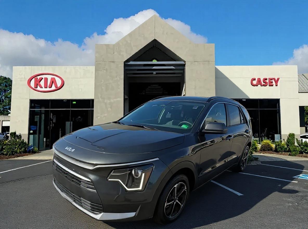 2025 Kia Niro LX's photo