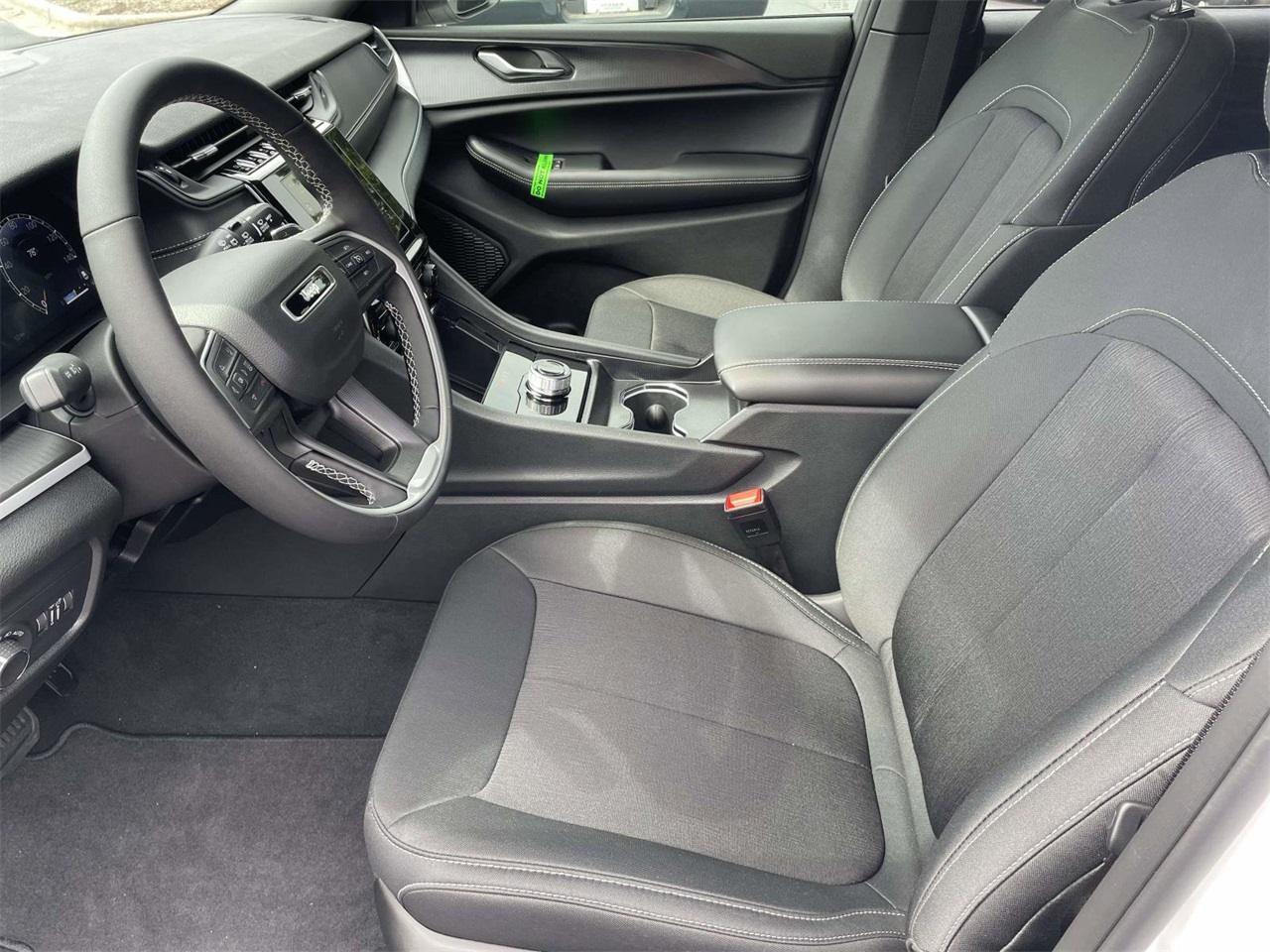 2025 Jeep Grand Cherokee Laredo X photo 19