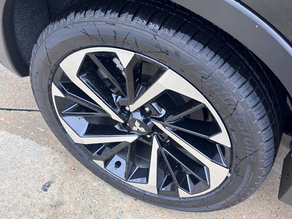 2024 Mitsubishi Outlander PHEV Platinum photo 23