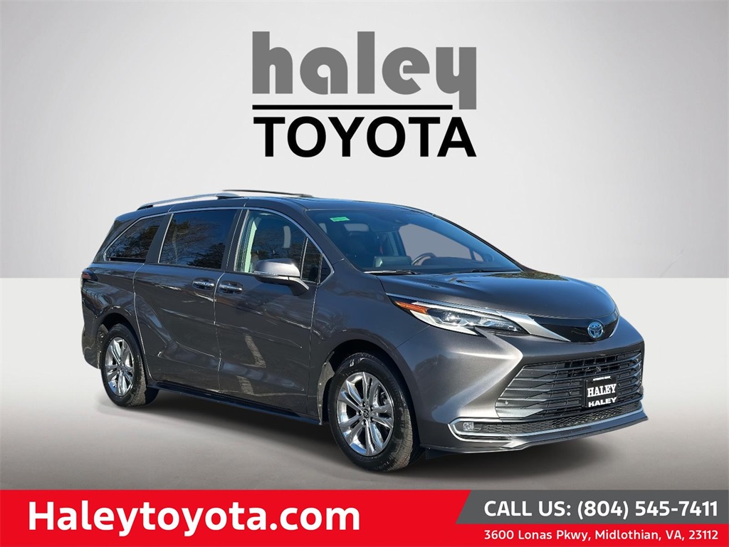 2023 Toyota Sienna Platinum's photo