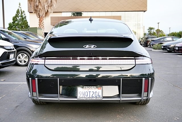 Used 2023 Green Hyundai SEL image 8