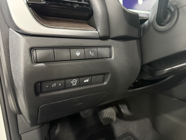 2026 Nissan Rogue Platinum photo 13