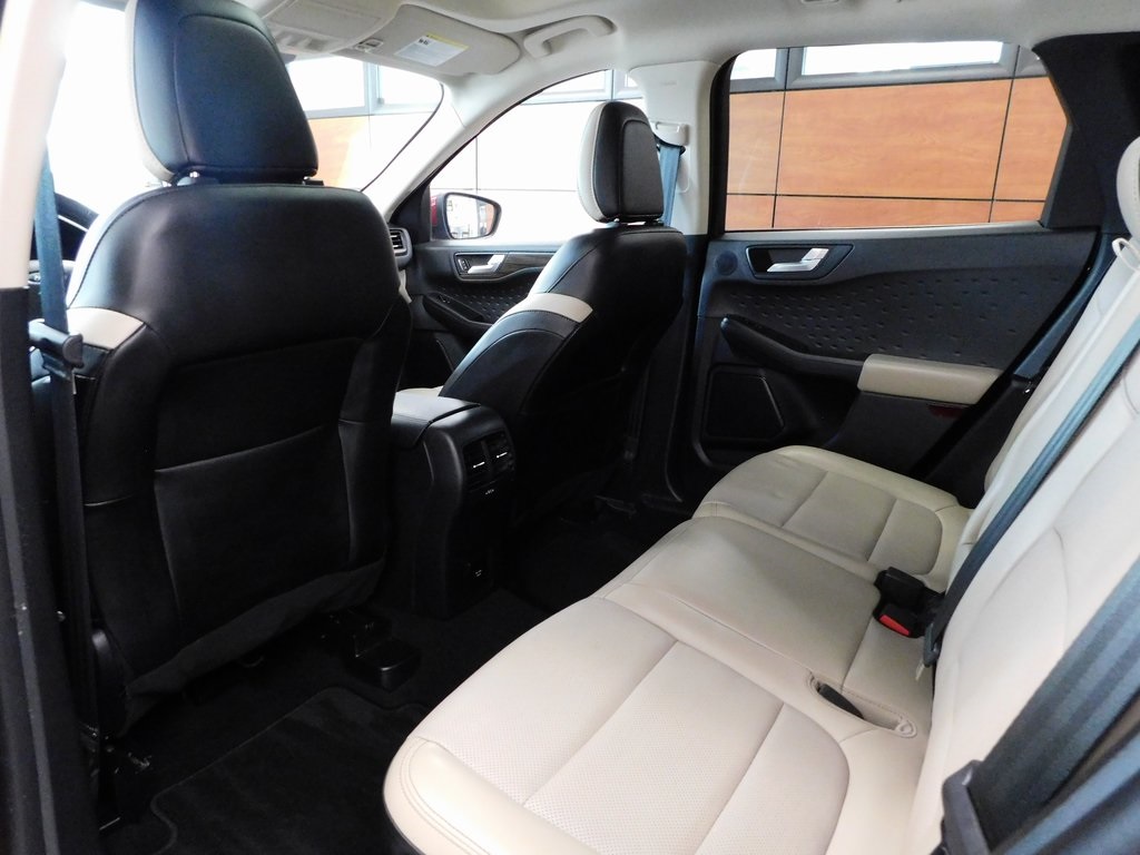 2020 Ford Escape Titanium photo 38