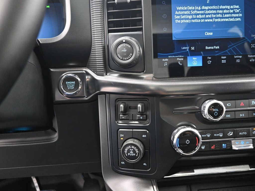 2025 Ford F-150 Lariat photo 17