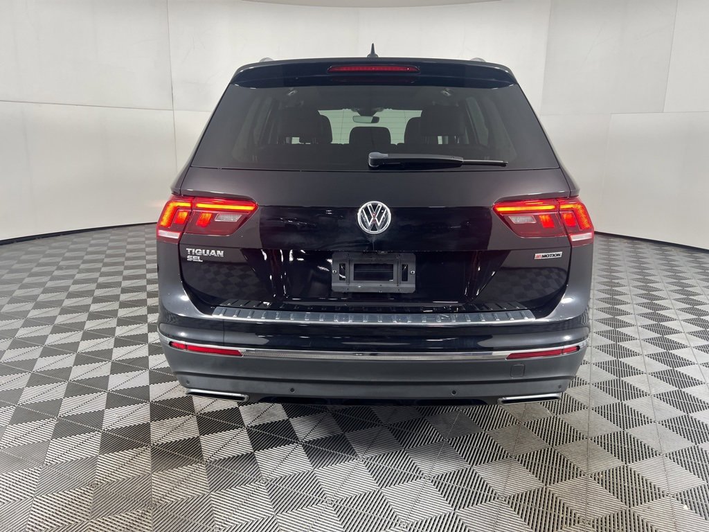 2020 Volkswagen Tiguan SEL photo 3