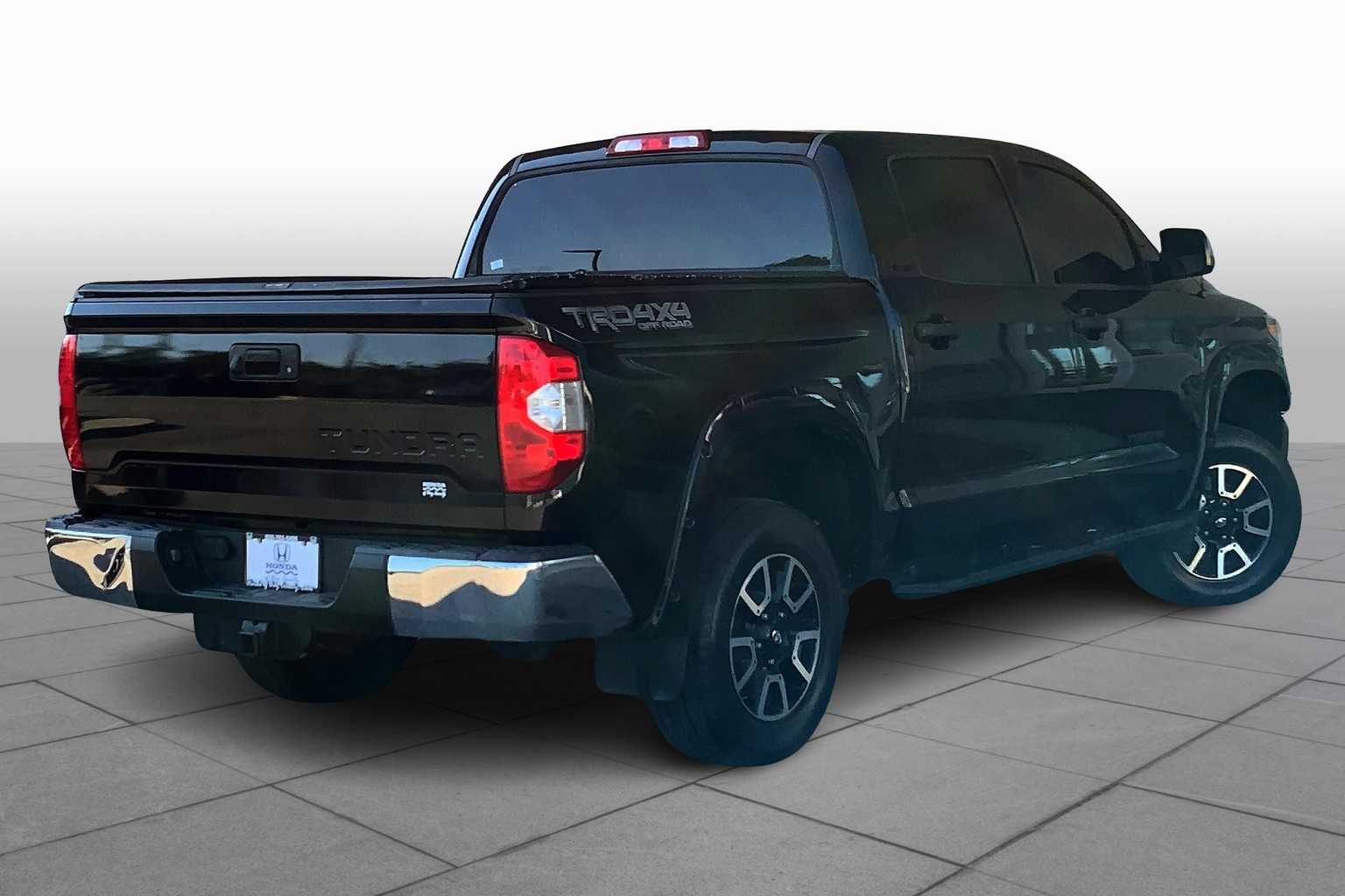 2018 Toyota Tundra Limited CrewMax photo 11